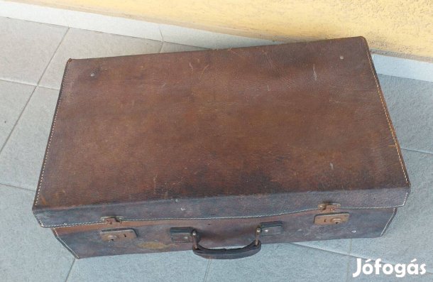 Nagy utazó bőrönd 1944 - ből