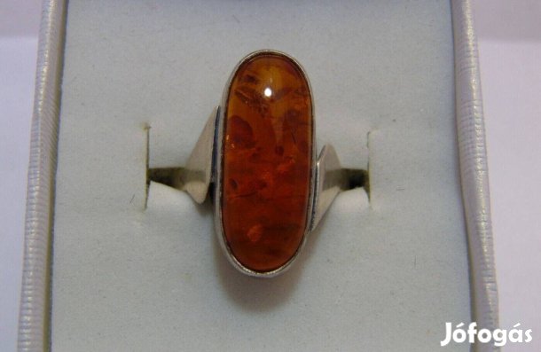 Nagyalakú ezüst gyűrű hatalmas borostyánnal, 18,3 mm