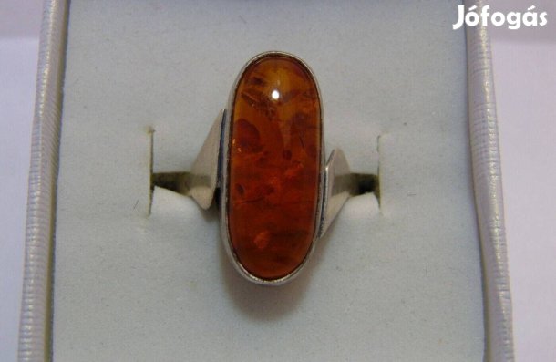 Nagyalakú ezüst gyűrű hatalmas borostyánnal, 18,3 mm