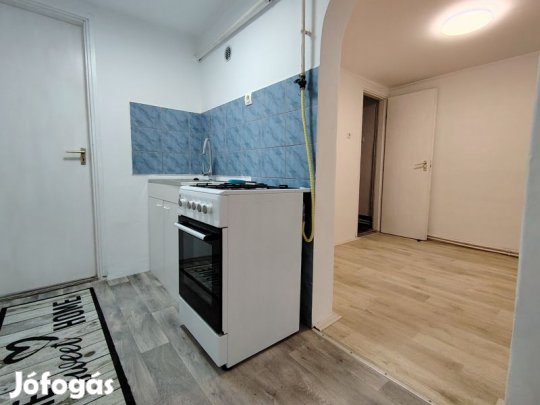 Nagyárpádon, ház eladó.