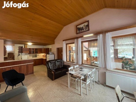 Nagyatádon Igényesen Kialakított Családi Ház Garázzsal Eladó