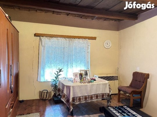 Nagyberényben eladó egy 51 m2-es, felújítandó családi ház