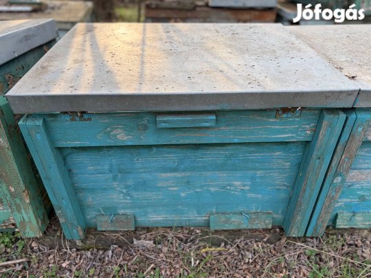 Nagyboconádi 18 keretes újszerű méh-kaptárak