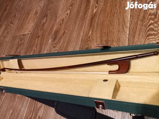 Nagybőgő Vonó, Tokkal