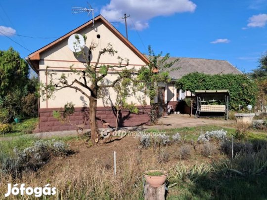 Nagycserkeszi eladó 88 nm-es ház
