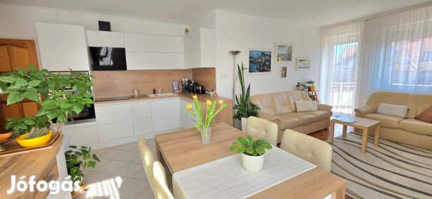 Nagyerdőn első emeleti lakás eladó