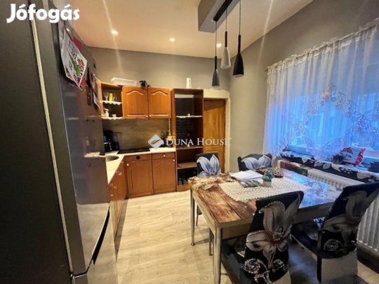 Nagyharsányi 99 nm-es ház eladó