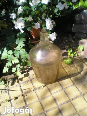 Nagyjából 6-7 literes régi üveg 37 cm magas