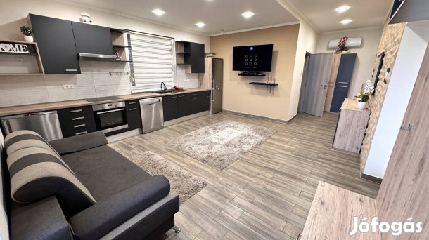 Nagykállóban 120 nm-es 3 szoba-nappalis prémium családi ház eladó