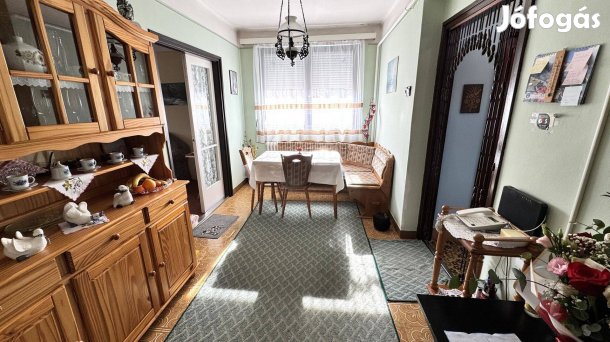 Nagykállóban 180 nm-es tégla építésű családi ház eladó