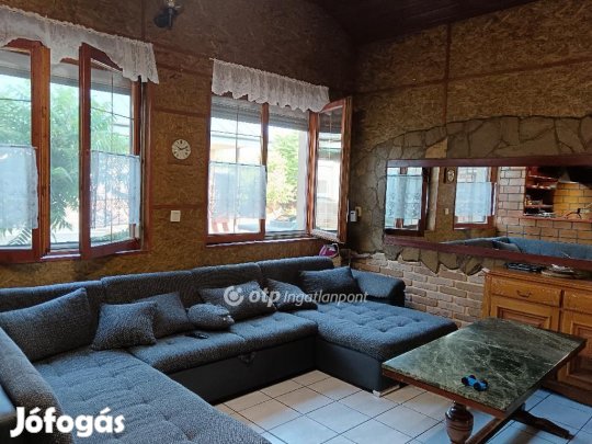 Nagykállói 100 nm-es ház eladó