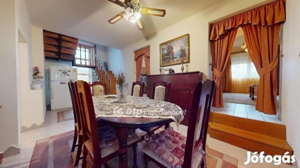 Nagykállói 180 nm-es ház eladó