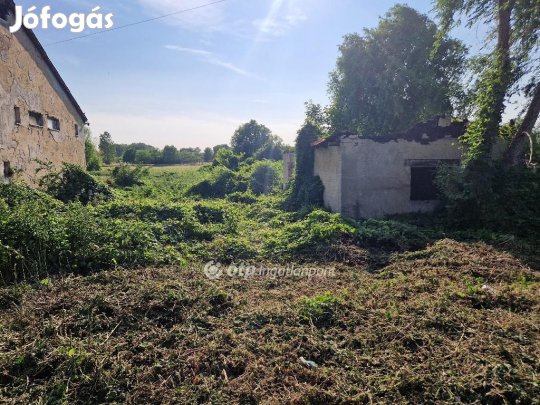 Nagykállói eladó 1647 nm-es telek