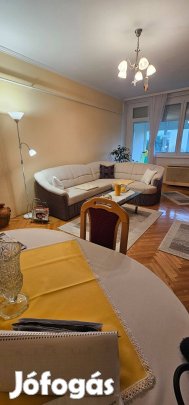 Nagykanizsán a Berzsenyi utcában 2 szobás lakás eladó!