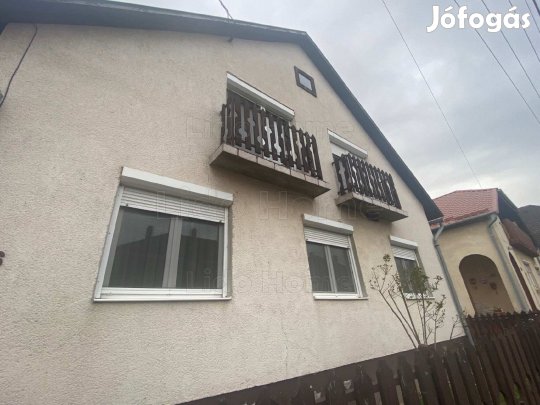 Nagykanizsán eladó egy családi ház nagy telekkel , sok lehetőséggel