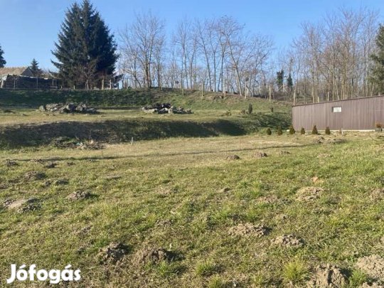 Nagykanizsától 11 km-re, a Zalai-dombságon - Hosszúvölgyön építési