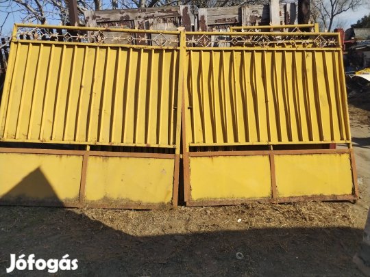 Nagykapu kiskapu keritéselemeivel eladó 