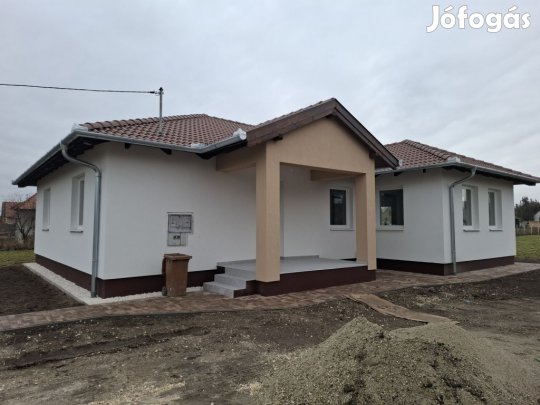 Nagykátai 131 nm-es ház eladó