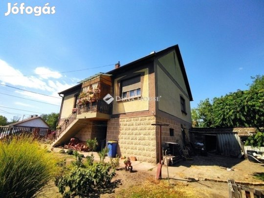 Nagykátai 167 nm-es ház eladó