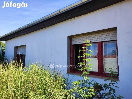 Nagykátai 70 nm-es ház eladó
