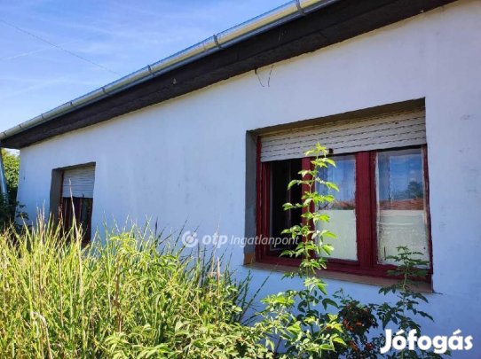 Nagykátai 70 nm-es ház eladó