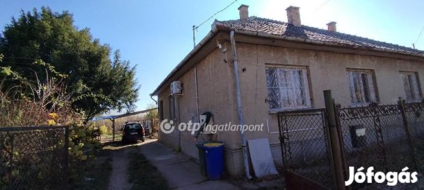 Nagykátai 83 nm-es ház eladó