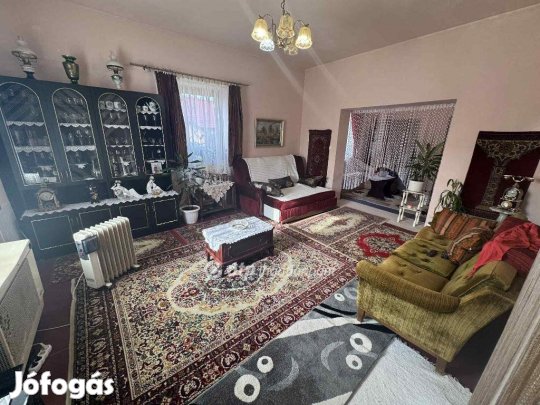 Nagykőrösi 100 nm-es ház eladó