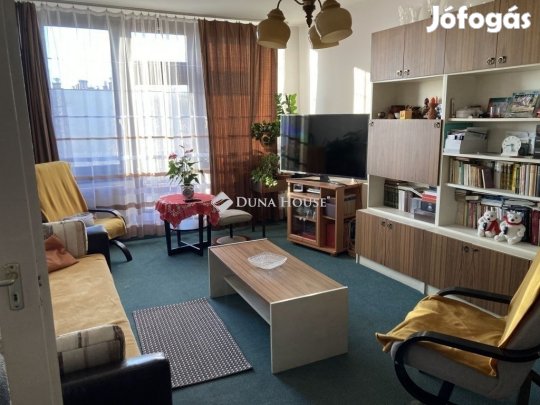 Nagykőrösi 109 nm-es lakás eladó