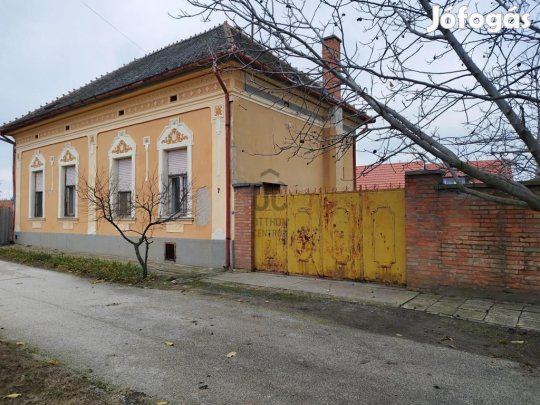 Nagykőrösi eladó 140 nm-es ház