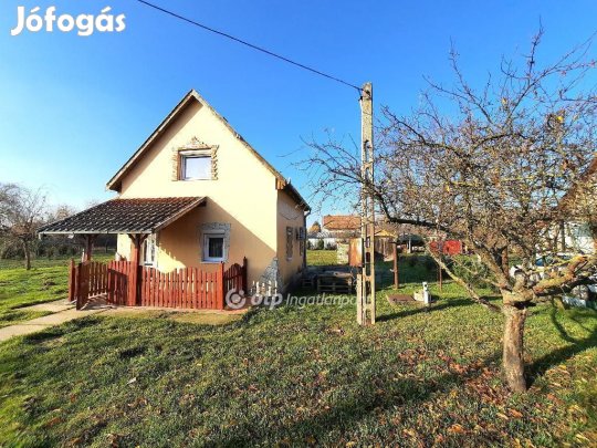 Nagykőrösi eladó 54 nm-es ház