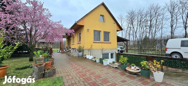 Nagykőrösön egy különleges 118 nm-es családi ház Eladó!