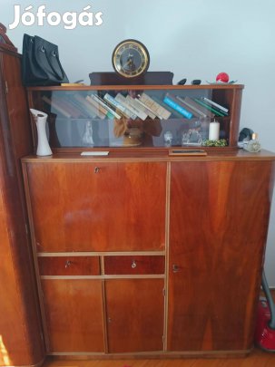 Nagymamától örökölt bútorok eladók 10.000 Ft
