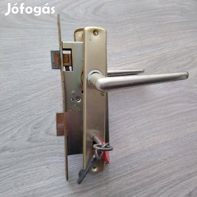 Nagyméretű Elzett ajtózár jó állapotban olcsón eladó