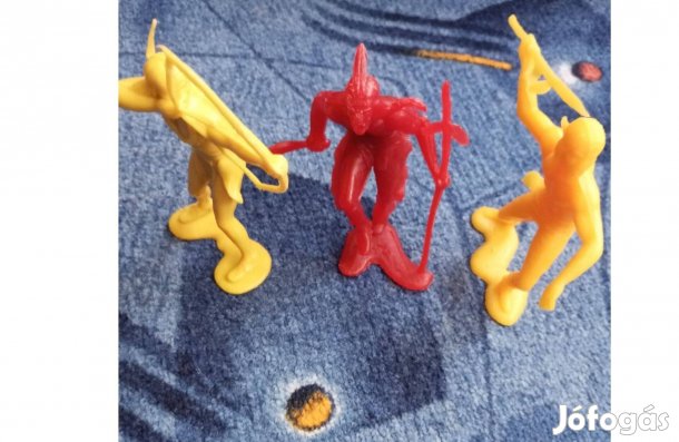 Nagyméretű Louis Marx retro indián figurák