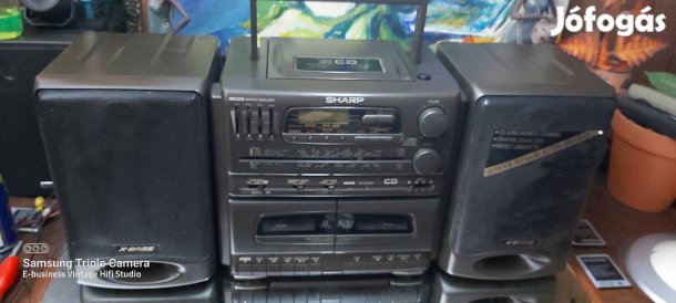 Nagyméretű Sharp CD-s kazettás rádiós magnó, boombox