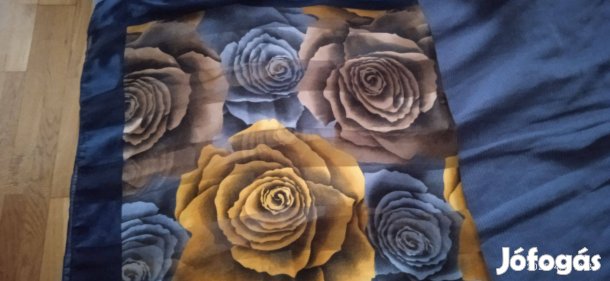 Nagyméretű, bontatlan csomagban