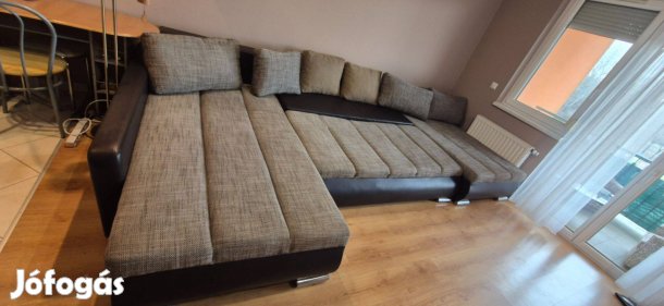 Nagyméretű, modern U-alakú kanapé frissen tisztítva azonnal vihető