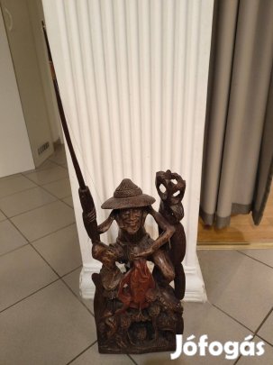 Nagyméretű balinéz szobor, faragott, faragás