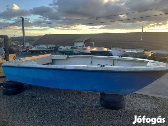 Nagyméretű csónak