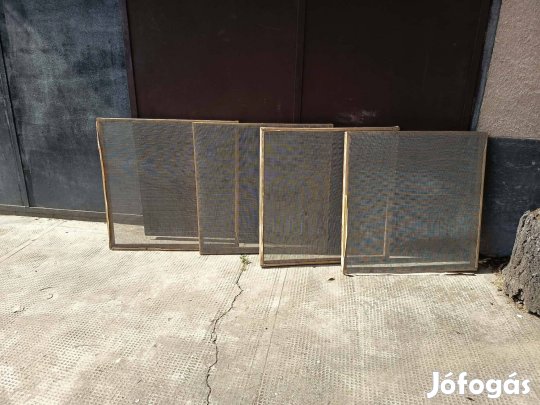 Nagyméretű fakeretes fém sziták