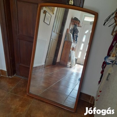 Nagyméretű fakeretes tükör