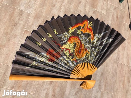 Nagyméretű fali legyező