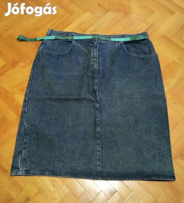 Nagyméretű farmer szoknya