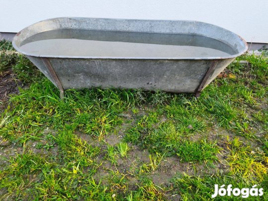 Nagyméretü horganyzott kád