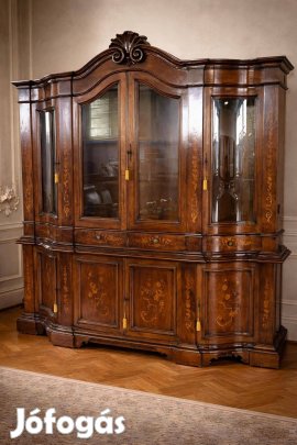 Nagyméretű intarziás vitrin 