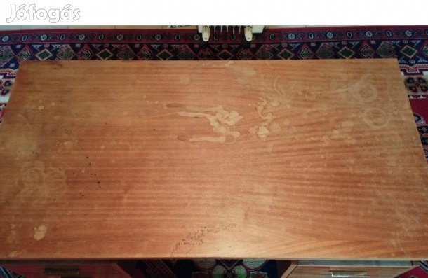 Nagyméretű íróasztal