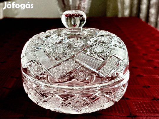 Nagyméretű kristály bonbonier
