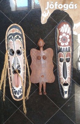 Nagyméretű különleges fa maszkok