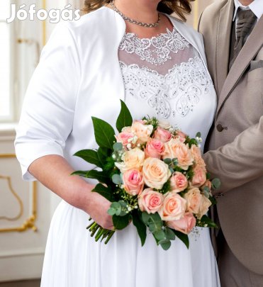 Nagyméretű menyasszonyi ruha (46-54)