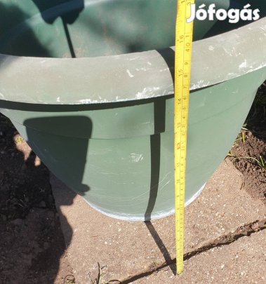 Nagyméretű műanyag virágcserép eladó Xl.ker 